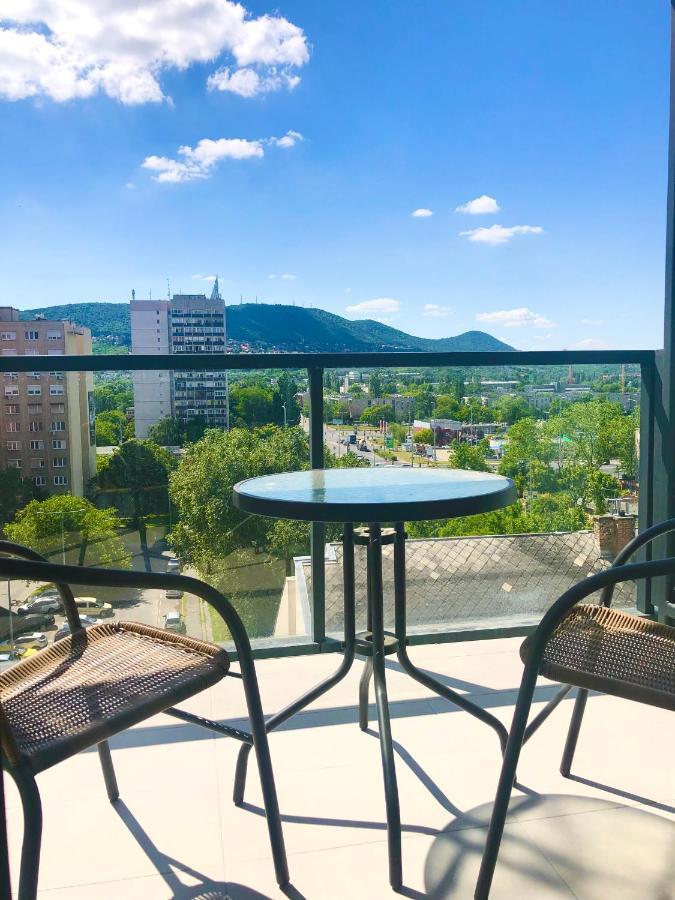 Sweet Home Apartman , 30Sqm Studio, Free Private Parking, Mountain View, Balcony, 20 Min From Downtown Budapest Esterno foto