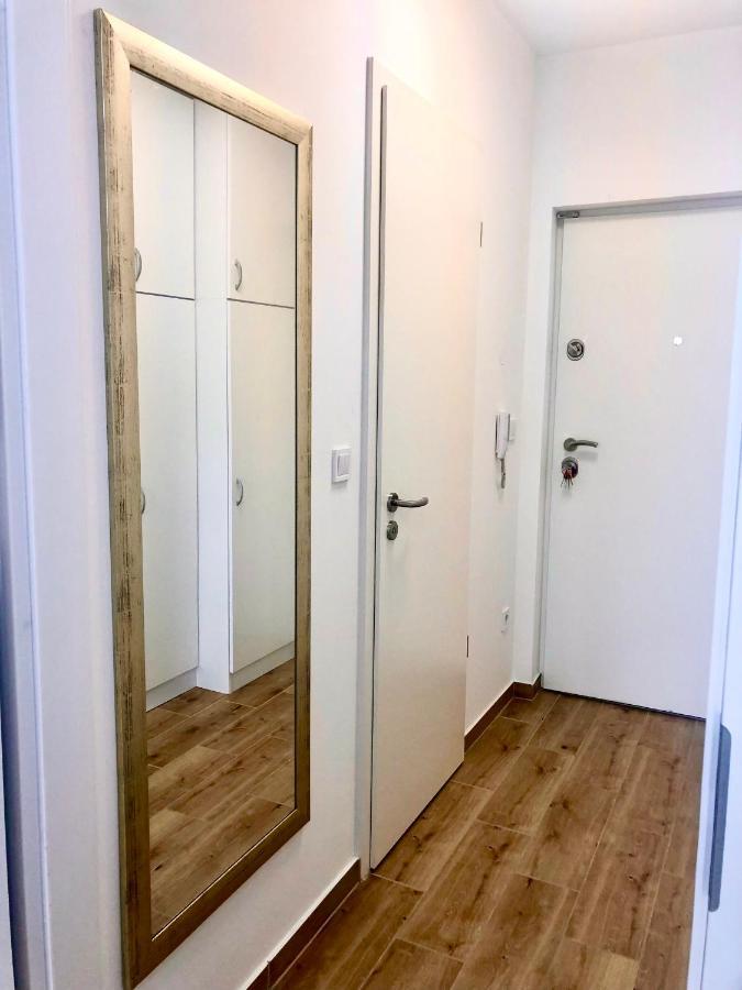 Sweet Home Apartman , 30Sqm Studio, Free Private Parking, Mountain View, Balcony, 20 Min From Downtown Budapest Esterno foto