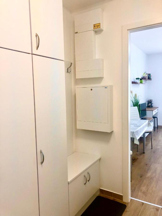 Sweet Home Apartman , 30Sqm Studio, Free Private Parking, Mountain View, Balcony, 20 Min From Downtown Budapest Esterno foto
