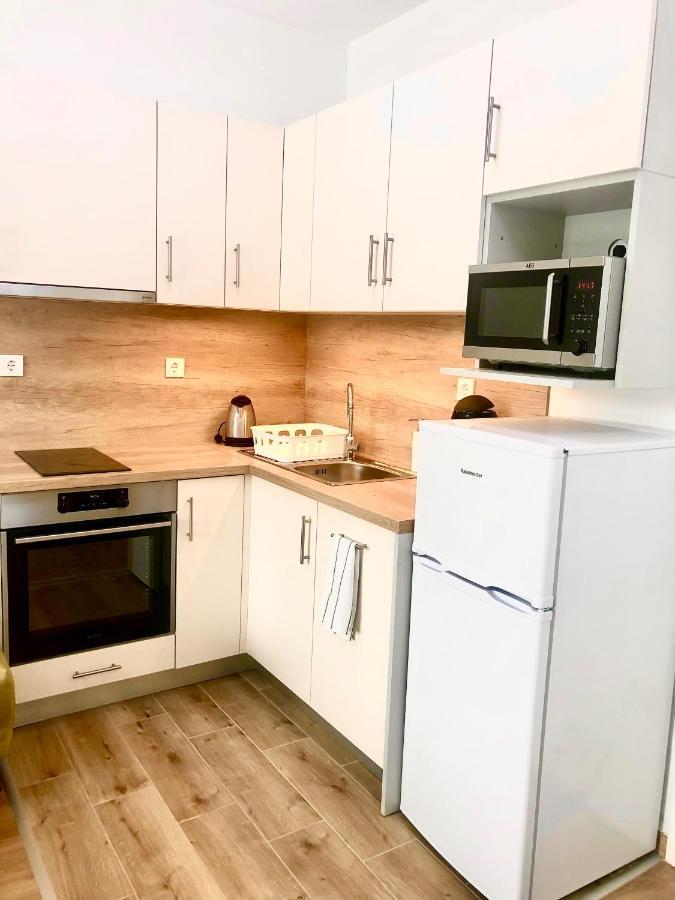Sweet Home Apartman , 30Sqm Studio, Free Private Parking, Mountain View, Balcony, 20 Min From Downtown Budapest Esterno foto