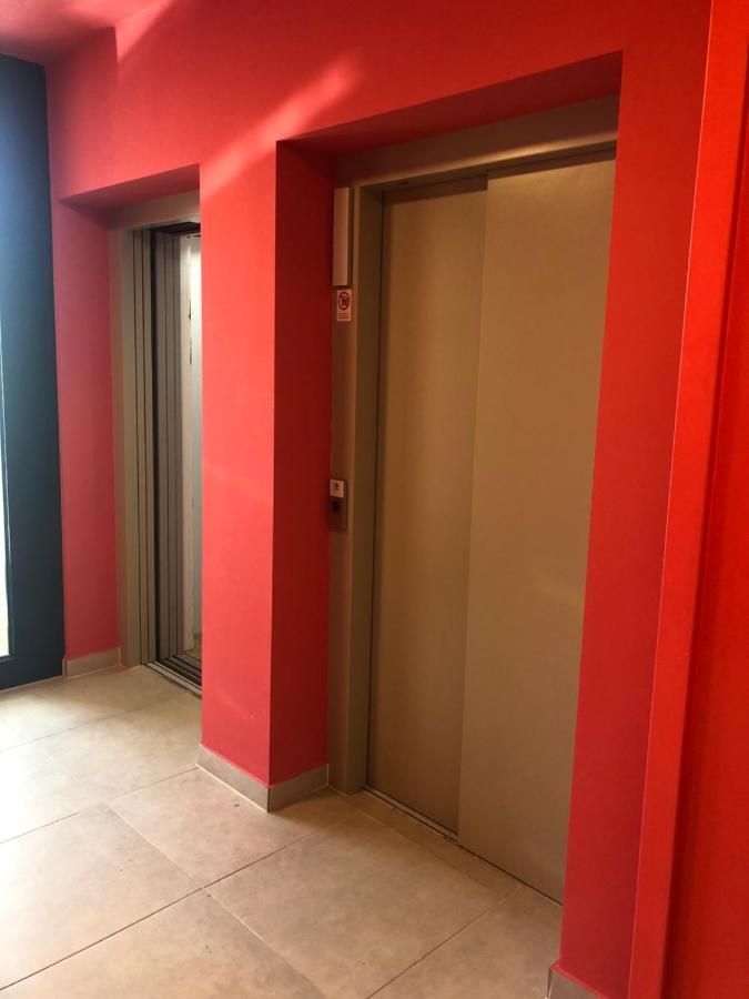 Sweet Home Apartman , 30Sqm Studio, Free Private Parking, Mountain View, Balcony, 20 Min From Downtown Budapest Esterno foto
