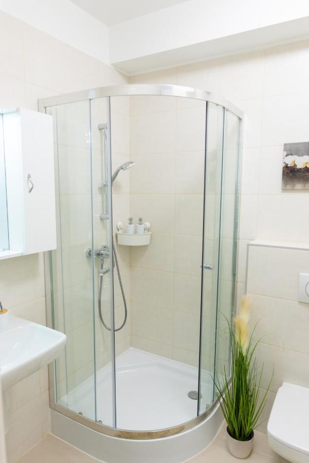 Sweet Home Apartman , 30Sqm Studio, Free Private Parking, Mountain View, Balcony, 20 Min From Downtown Budapest Esterno foto