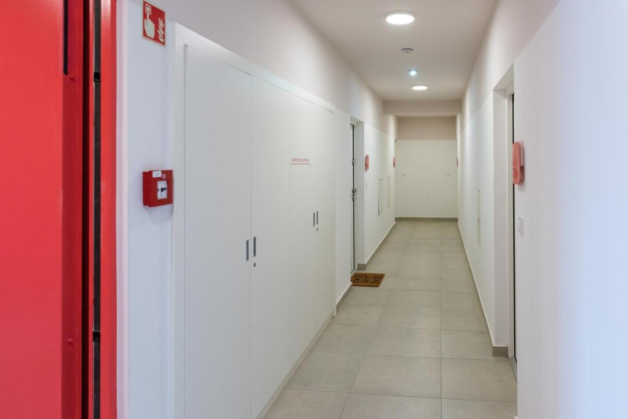 Sweet Home Apartman , 30Sqm Studio, Free Private Parking, Mountain View, Balcony, 20 Min From Downtown Budapest Esterno foto