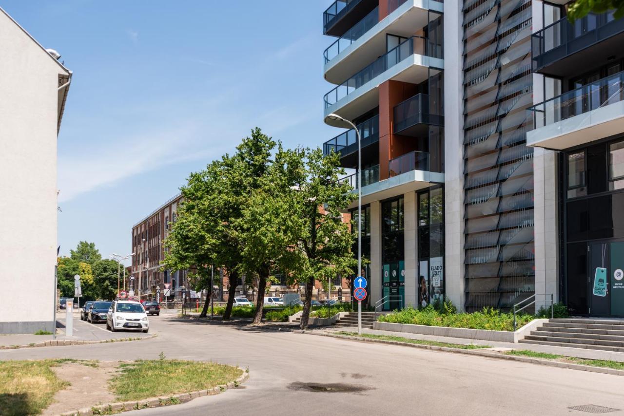 Sweet Home Apartman , 30Sqm Studio, Free Private Parking, Mountain View, Balcony, 20 Min From Downtown Budapest Esterno foto