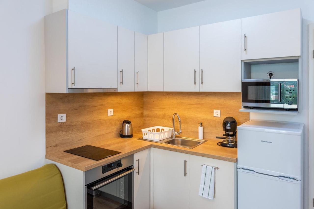 Sweet Home Apartman , 30Sqm Studio, Free Private Parking, Mountain View, Balcony, 20 Min From Downtown Budapest Esterno foto