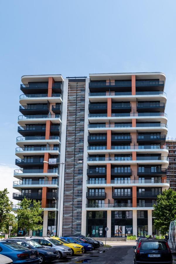 Sweet Home Apartman , 30Sqm Studio, Free Private Parking, Mountain View, Balcony, 20 Min From Downtown Budapest Esterno foto