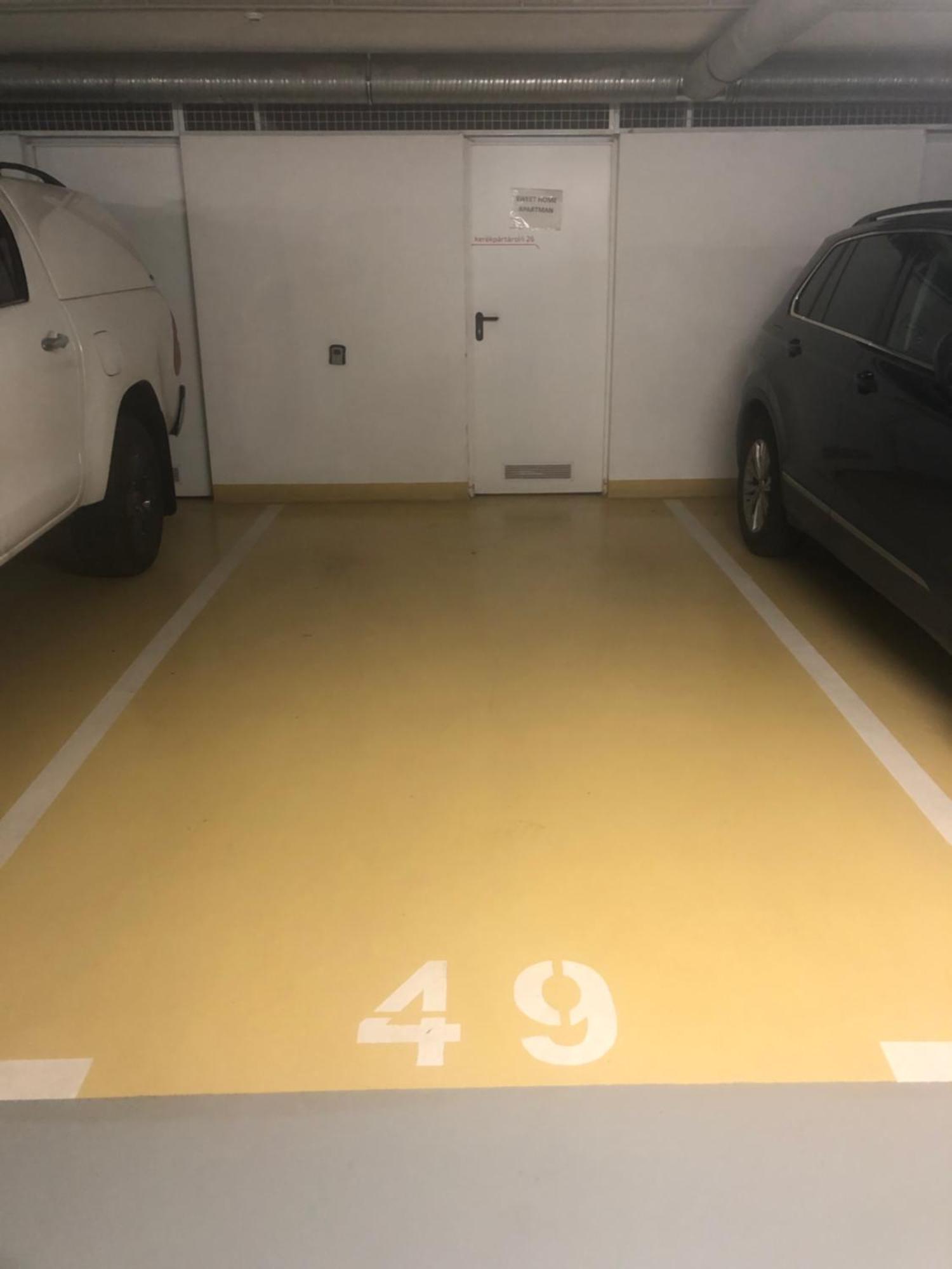 Sweet Home Apartman , 30Sqm Studio, Free Private Parking, Mountain View, Balcony, 20 Min From Downtown Budapest Esterno foto