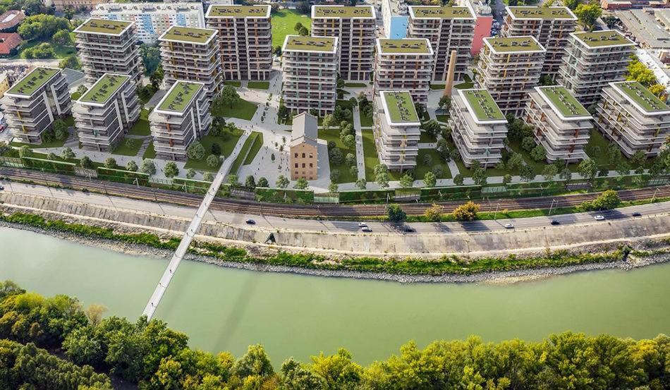 Sweet Home Apartman , 30Sqm Studio, Free Private Parking, Mountain View, Balcony, 20 Min From Downtown Budapest Esterno foto